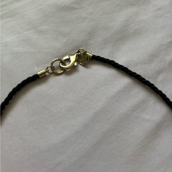 Mango MNG Elegant black cord necklace with tiger eye stone - Picture 2 of 4